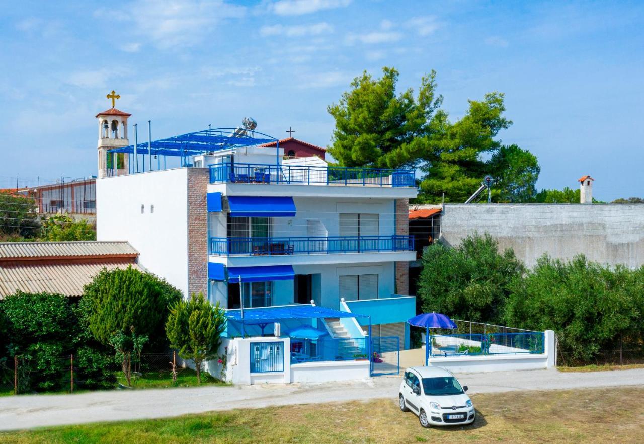 Toroni Alpha Studios Bagian luar foto